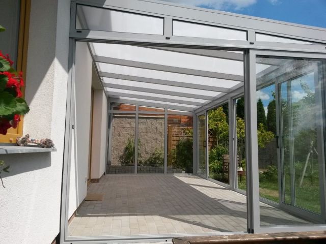 Jak sladit zimní zahradu s domem – i přes šedivou zimu